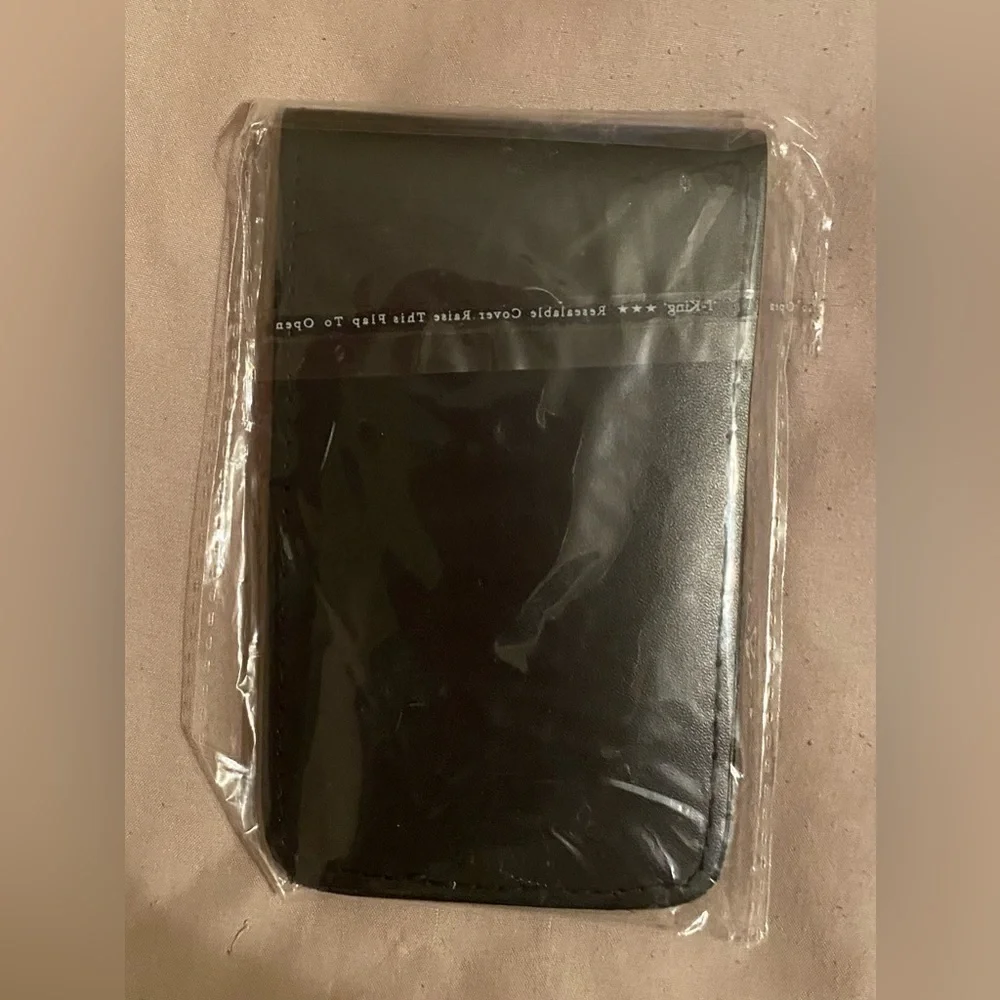 Federal Minimalist - NEW - Black Leather Memo Pad Notepad Holder. NWOT